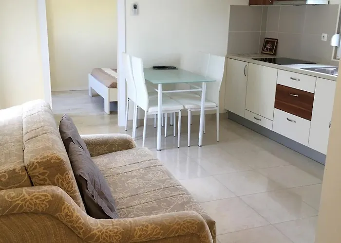 Lipovica Daire Sukošan